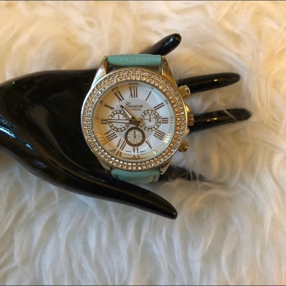 SOLD Mint Rhinestone Watch - Picture 4 of 6